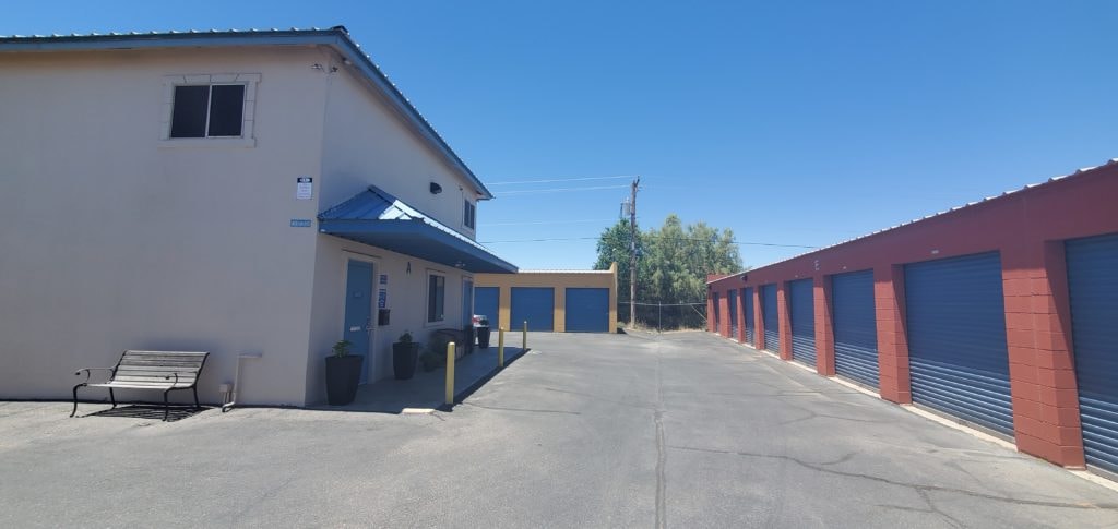 Upper Valley Self Storage facility photo 4